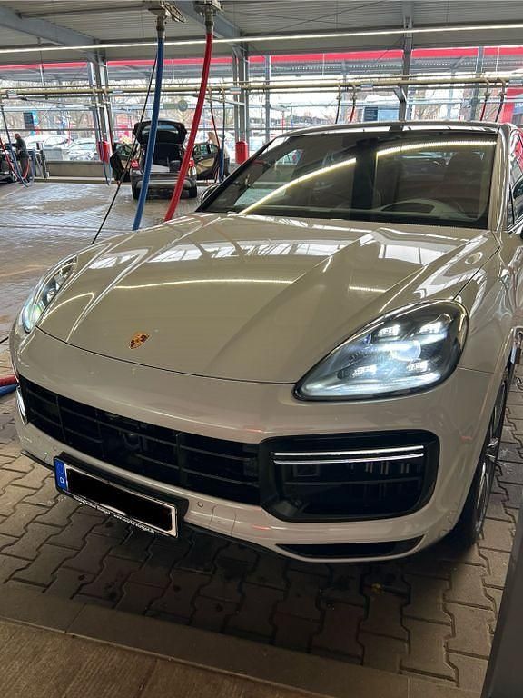 Grau Gebraucht 2020 Porsche Cayenne Turbo SUV | 103.000 € - Bild 1/4