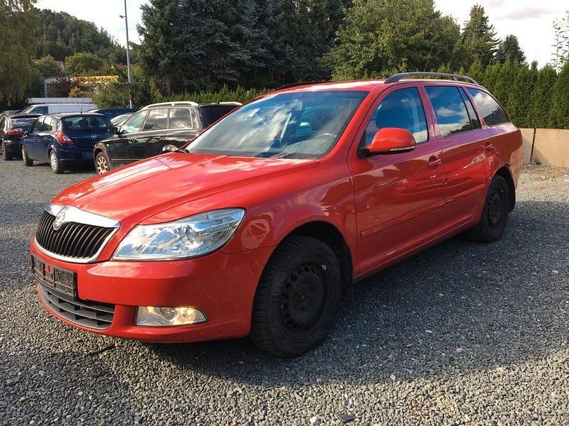 Rot Gebraucht 2010 Skoda Octavia Impuls Edition Kombi | 2.250 € (Guter Preis) - Bild 1/4