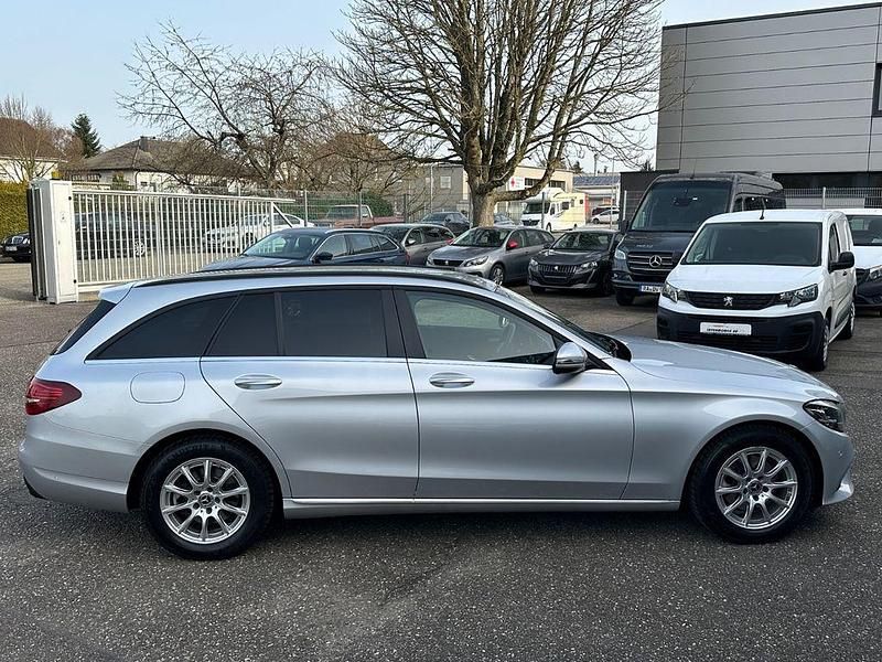 Gebraucht Mercedes C200 160 PS (117 kW) 2021 Silber Limousine