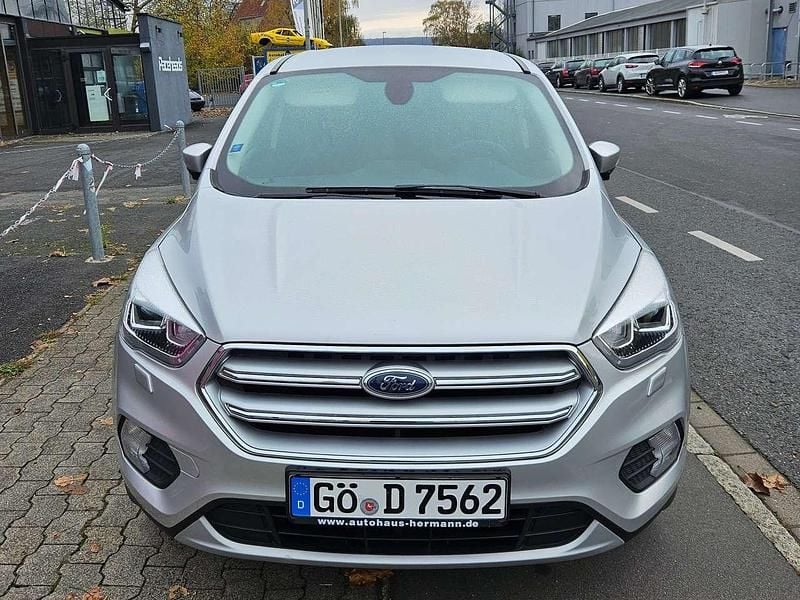 Polarsilber metallic Gebraucht 2019 Ford Kuga Titanium SUV | 17.290 € (Guter Preis) - Bild 1/4