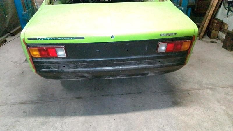 Grün Gebraucht 1975 Opel Kadett Limousine | 2.999 € - Bild 1/4
