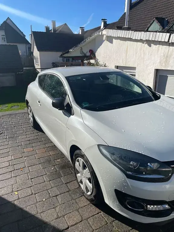 Gebraucht Renault Mégane Bose Edition 132 PS (97 kW) 2015 Weiß Coupé