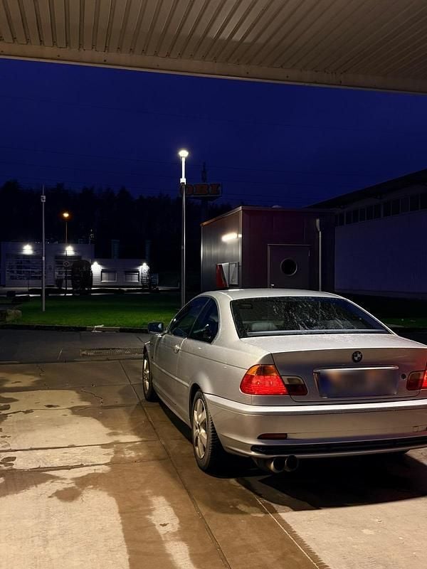 Gebraucht BMW 320 150 PS (110 kW) 1999 Silber Coupé