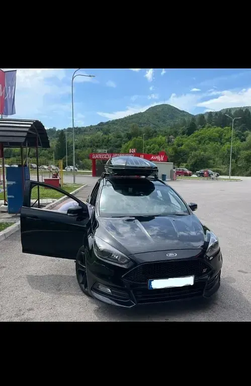 Gebraucht Ford Focus ST 185 PS (136 kW) 2017 Schwarz Limousine