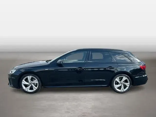 Gebraucht Audi A4 S-Line 204 PS (150 kW) 2021 Mythosschwarz metallic Kombi