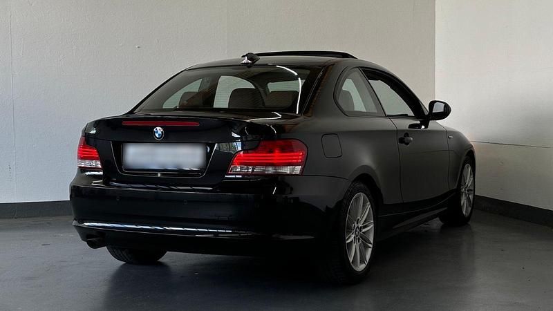Gebraucht BMW 118 Coupé 143 PS (105 kW) 2010 Schwarz Coupé