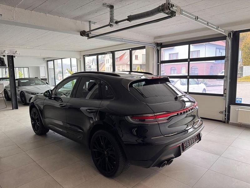 Gebraucht Porsche Macan 265 PS (194 kW) 2023 Schwarz SUV