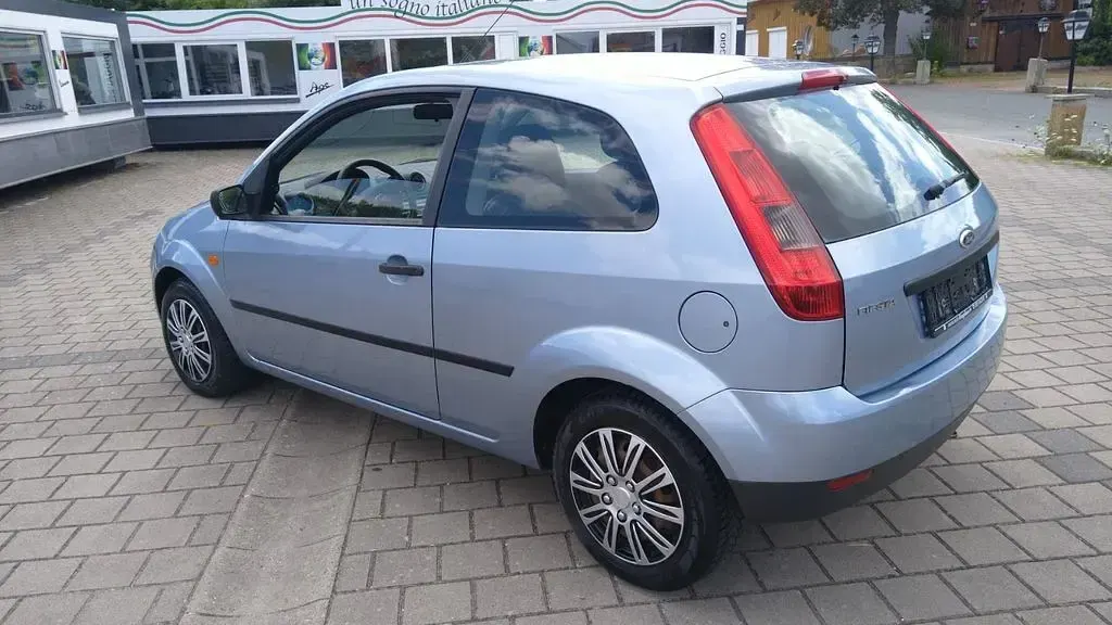 Gebraucht Ford Fiesta 80 PS (58 kW) 2005 Blau Kleinwagen