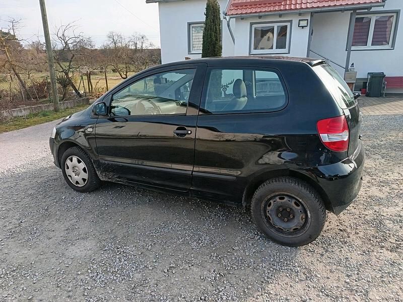 Gebraucht VW Fox 75 PS (55 kW) 2005 Schwarz Kleinwagen