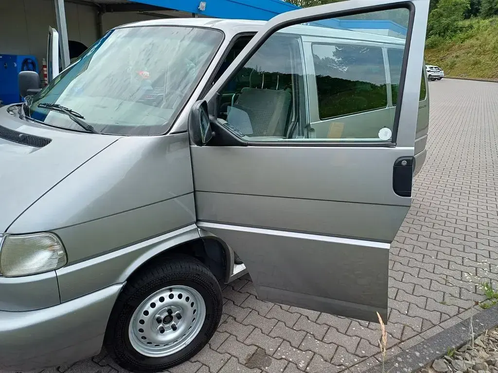 Gebraucht VW T4 102 PS (75 kW) 1999 Grau Van