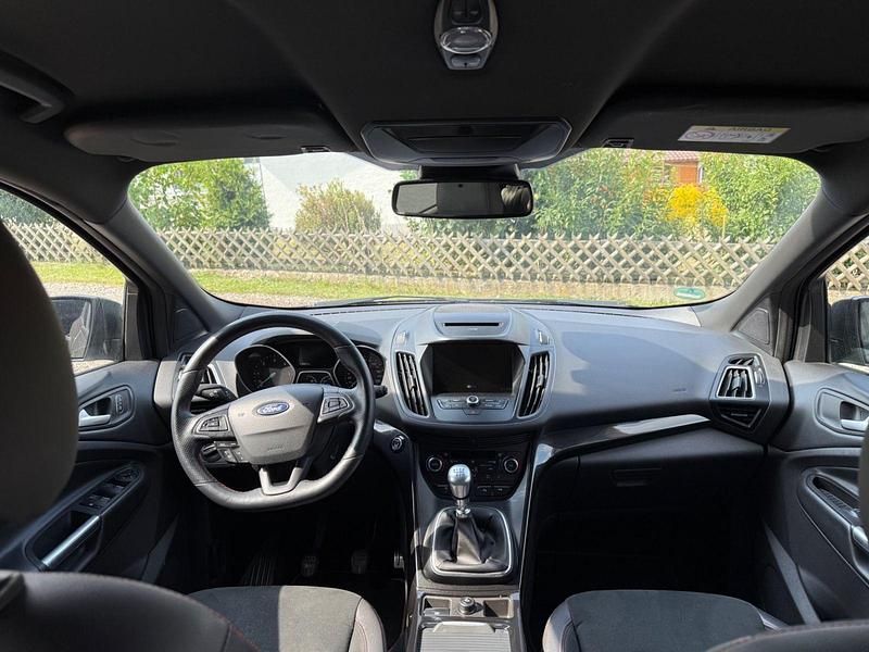 Gebraucht Ford Kuga ST-Line 179 PS (131 kW) 2018 Grau SUV