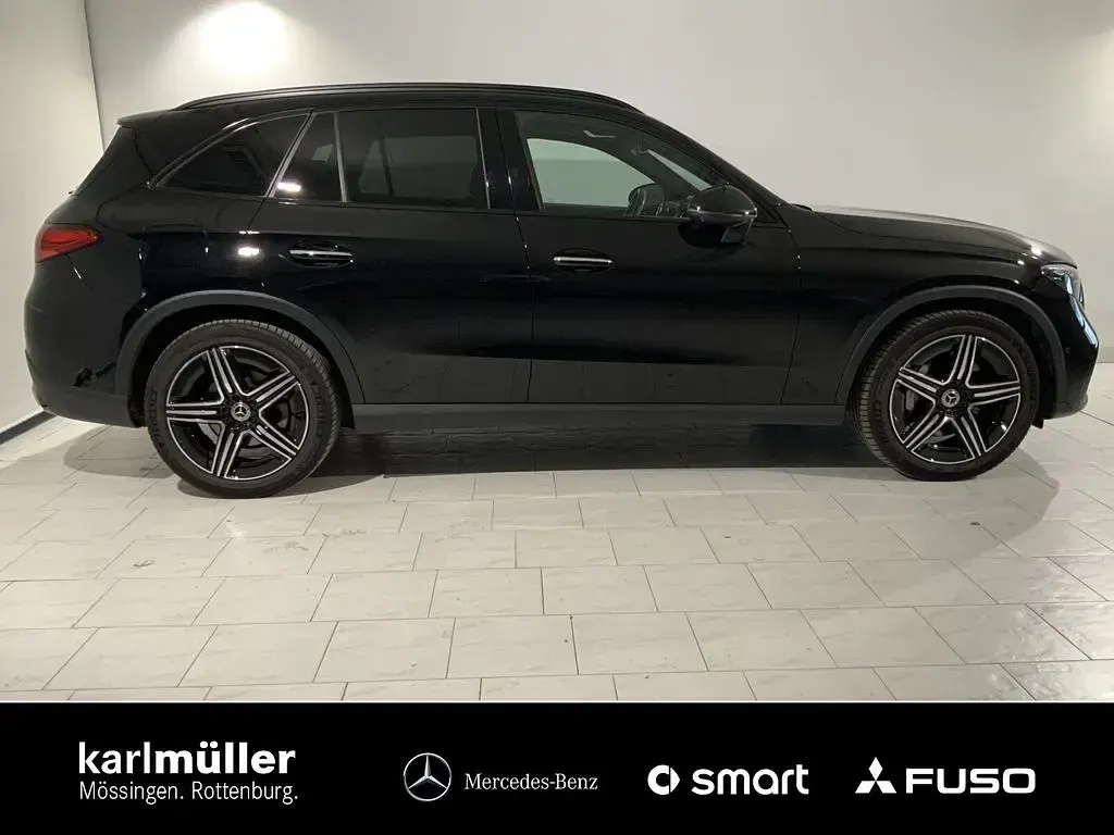 Gebraucht Mercedes GLC300 AMG line 258 PS (189 kW) 2023 Schwarz SUV
