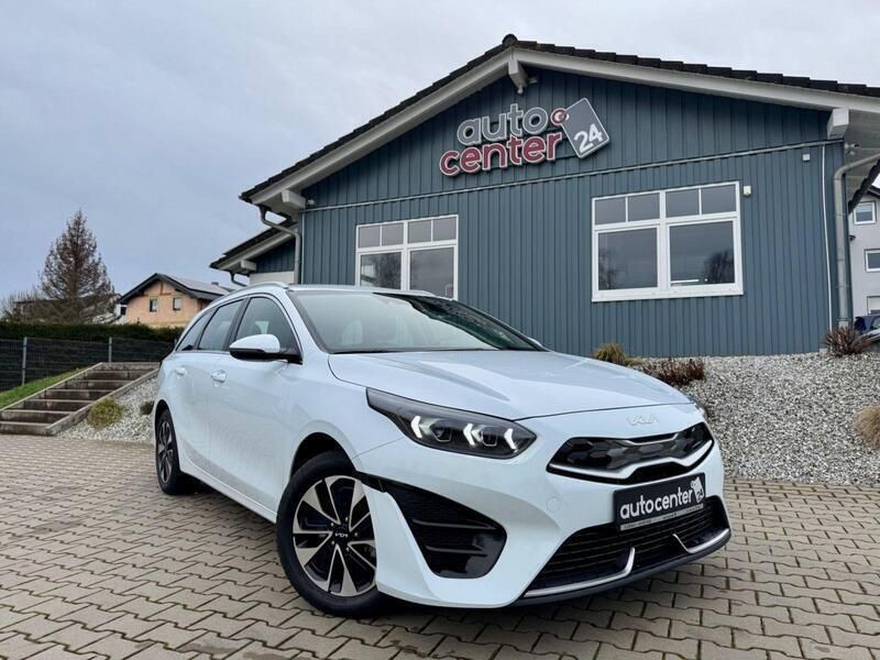 Weiß Gebraucht 2022 Kia Ceed Kombi | 17.980 € (Superpreis) - Bild 1/4
