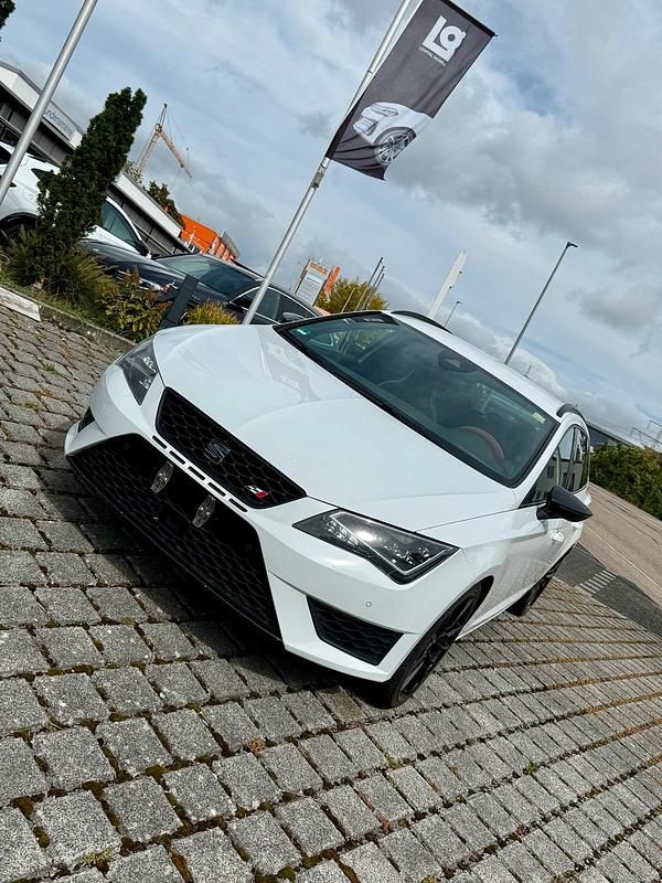 Weiß Gebraucht 2016 Cupra Leon Kombi | 17.499 € (Guter Preis) - Bild 1/4