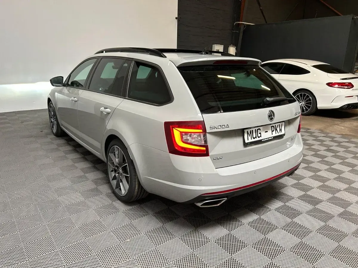 Gebraucht Skoda Octavia RS 184 PS (135 kW) 2020 Grau Kombi