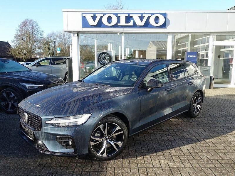 Blau Gebraucht 2025 Volvo V60 Plus Kombi | 34.900 € (Superpreis) - Bild 1/4