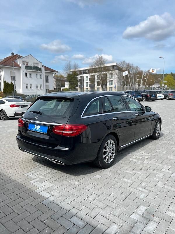 Gebraucht Mercedes C250 211 PS (155 kW) 2015 Schwarz Kombi