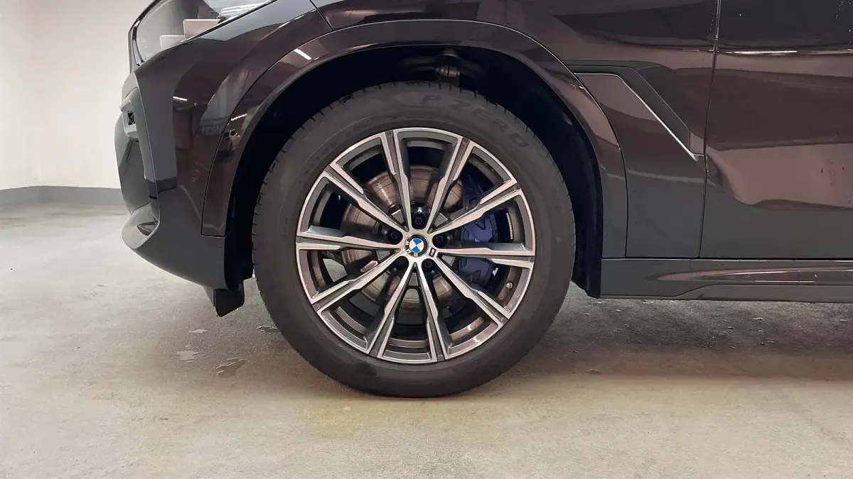 Gebraucht BMW X6 Efficient Dynamics 286 PS (210 kW) 2023 Saphirschwarz metallic SUV