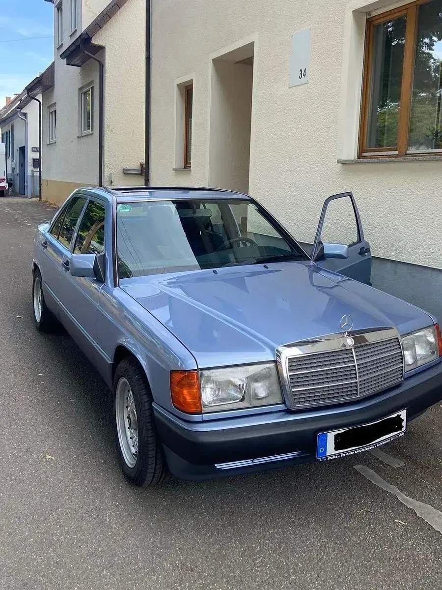 Gebraucht Mercedes 190 122 PS (89 kW) 1992 Blau Limousine
