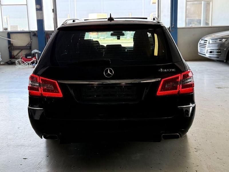Gebraucht Mercedes E250 204 PS (150 kW) 2012 Schwarz Kombi