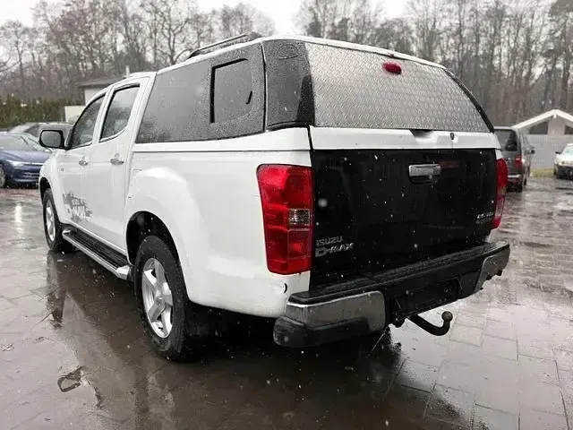 Używany Isuzu D-Max 163 KM (119 kW) 2012 Biały Pickup