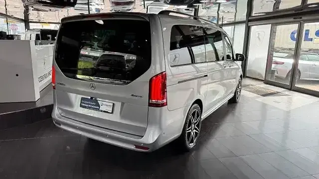 Gebraucht Mercedes V300 AMG 239 PS (175 kW) 2021 Silber Van / Kleinbus
