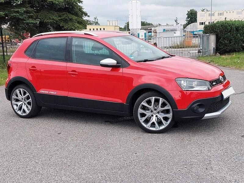 Gebraucht VW Polo Cross 105 PS (77 kW) 2015 Rot Kleinwagen