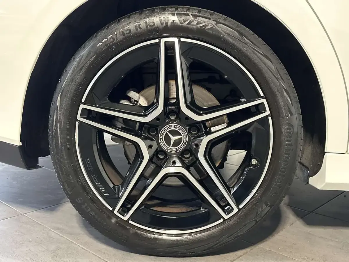 Gebraucht Mercedes CLA200 AMG line 150 PS (110 kW) 2021 Polarweiã Kombi