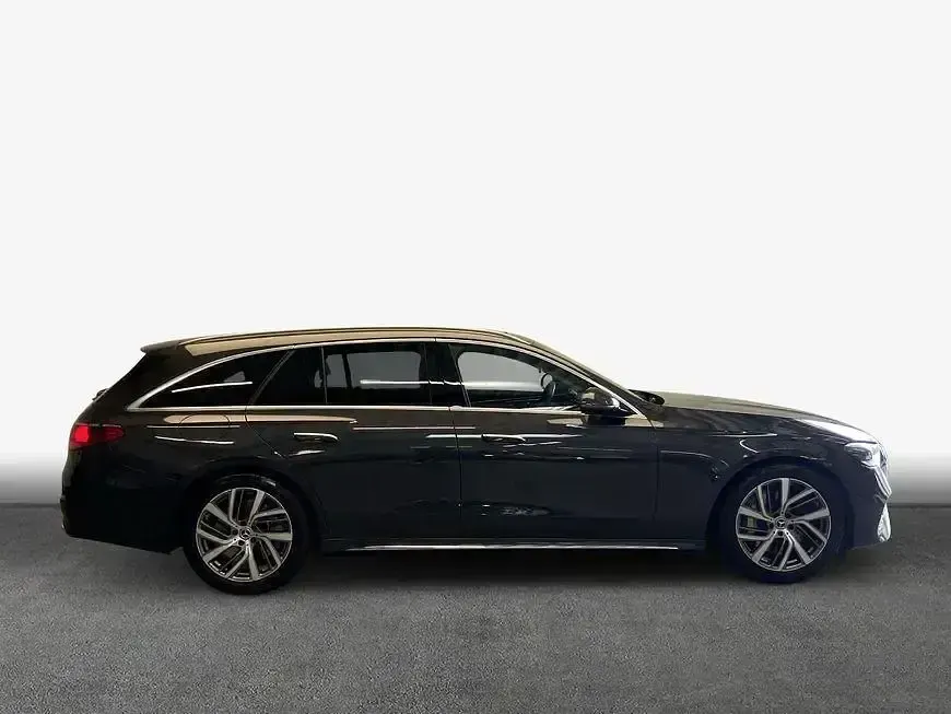 Gebraucht Mercedes E300 Premium Plus 197 PS (144 kW) 2025 Grau Kombi