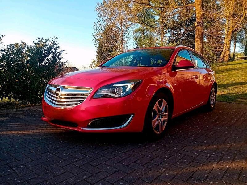 Rot Gebraucht 2014 Opel Insignia Kombi | 6.299 € (Guter Preis) - Bild 1/4
