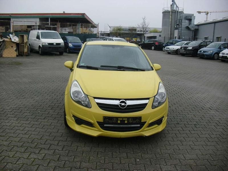 Gebraucht Opel Corsa Selection 87 PS (63 kW) 2010 Gelb Kleinwagen