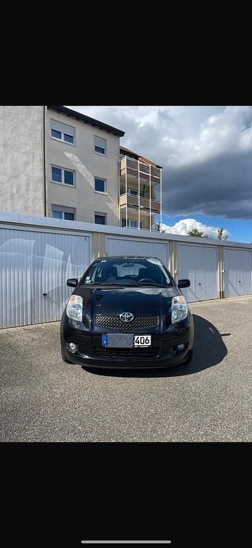 Gebraucht Toyota Yaris 70 PS (51 kW) 2009 Schwarz Kleinwagen