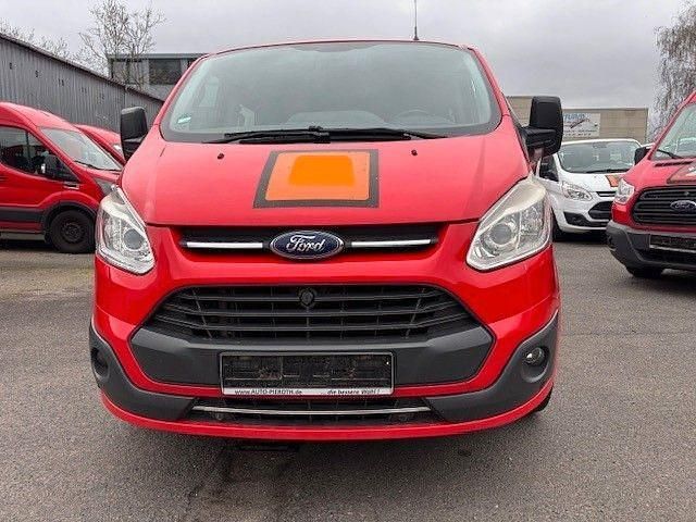 Käytetty Ford Transit Custom 105 HP (77 kW) 2017 Punainen Tila-auto