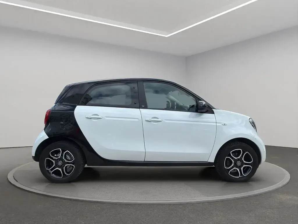Gebraucht Smart ForFour Prime 90 PS (66 kW) 2019 Weiß Kleinwagen