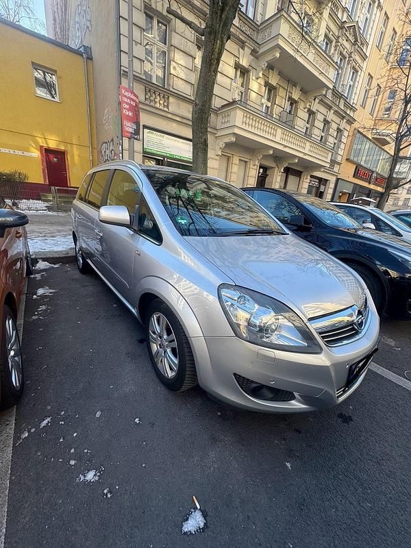 Gebraucht Opel Zafira 125 PS (91 kW) 2012 Silber Van / Kleinbus