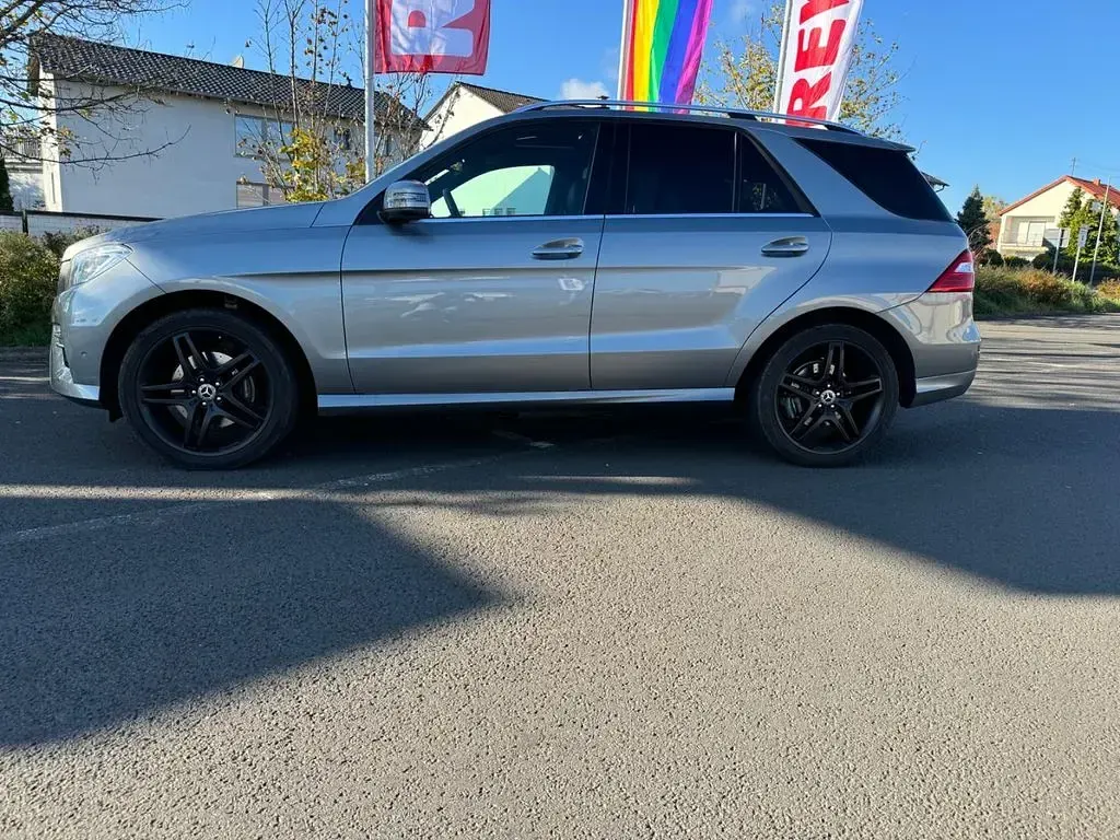 Gebraucht Mercedes ML350 AMG 258 PS (189 kW) 2014 Grau SUV