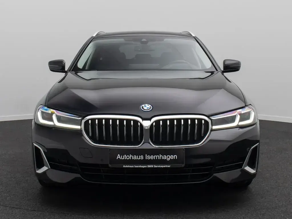 Gebraucht BMW 530e Luxury Line 292 PS (214 kW) 2022 Schwarz Limousine