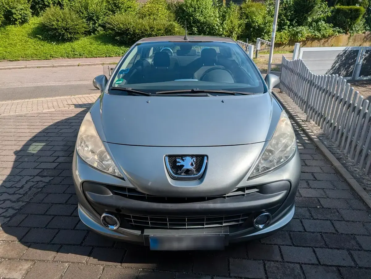 Gebraucht Peugeot 207 CC 120 PS (88 kW) 2008 Silber Cabrio