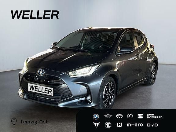 Grau Gebraucht 2021 Toyota Yaris Hybrid Team Kleinwagen | 17.990 € (Guter Preis) - Bild 1/3