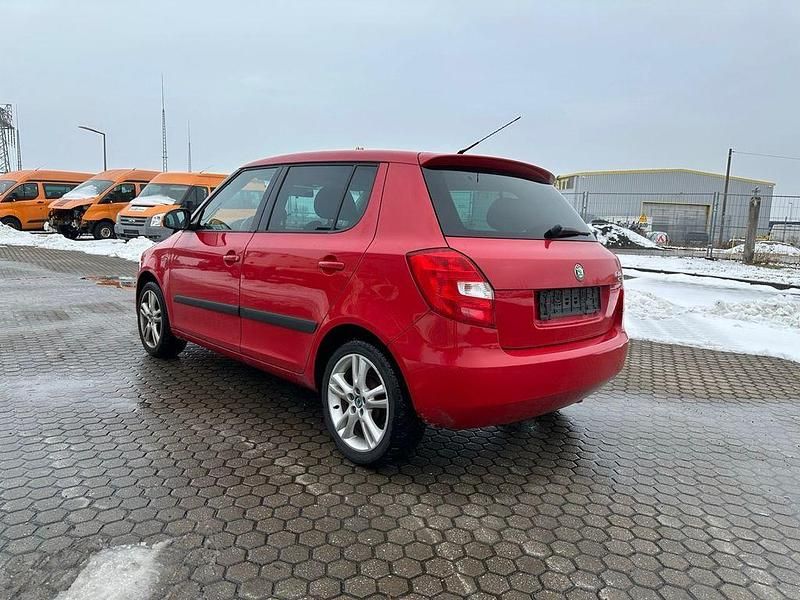 Gebraucht Skoda Fabia 69 PS (50 kW) 2008 Rot Limousine