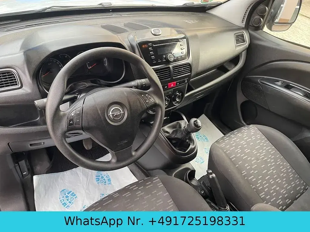 Gebraucht Opel Combo 105 PS (77 kW) 2019 Silber Van / Kleinbus