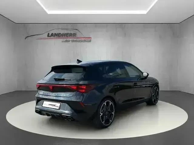 Neu Cupra Leon 300 PS (220 kW) 2026 Schwarz Limousine