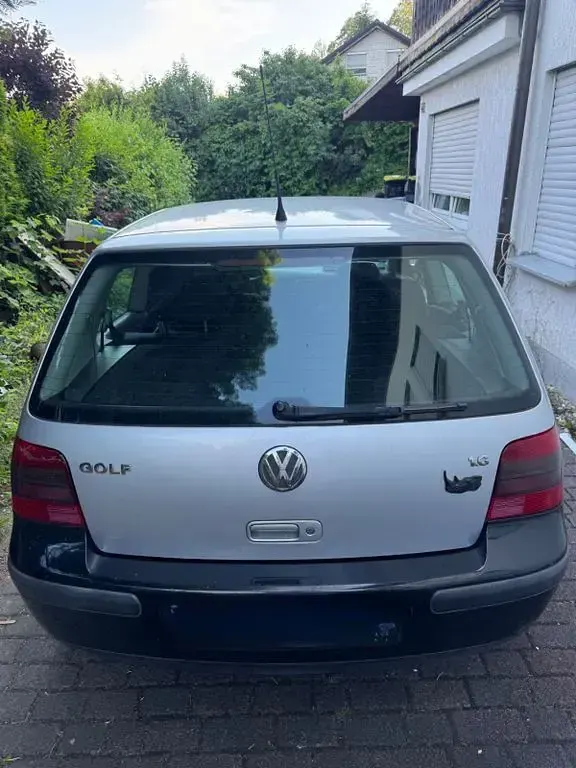 Gebraucht VW Golf IV Basis 101 PS (74 kW) 2001 Silber Limousine