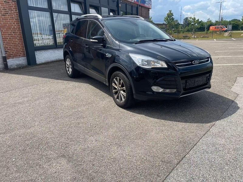 Gebraucht Ford Kuga Titanium 150 PS (110 kW) 2015 Schwarz SUV
