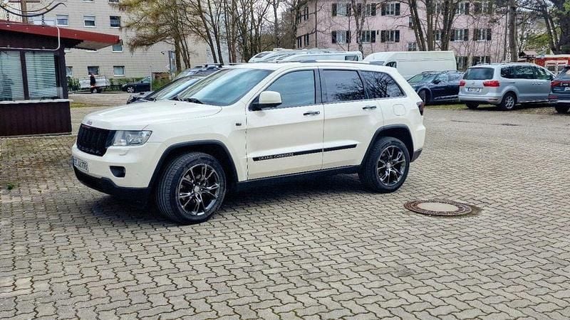 Weiß Gebraucht 2011 Jeep Grand Cherokee Limited SUV | 10.950 € (Etwas zu teuer) - Bild 1/4