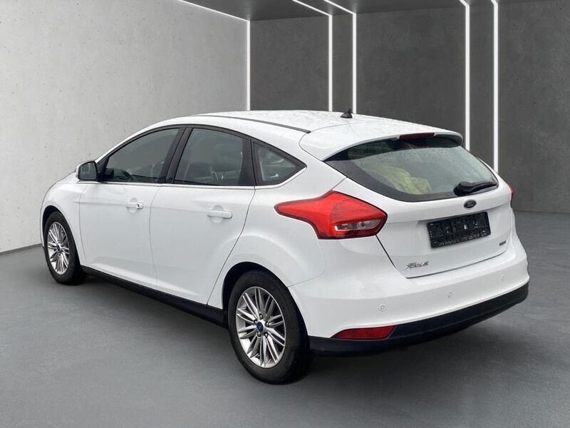 Gebraucht Ford Focus Cool & Connect 101 PS (74 kW) 2018 Weiß Limousine