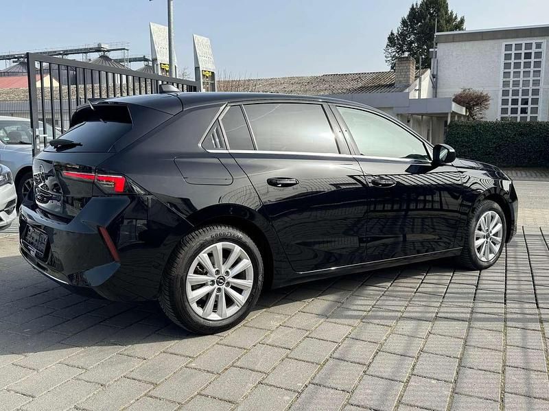 Gebraucht Opel Astra Elegance 131 PS (96 kW) 2023 Carbon schwarz metallic Limousine