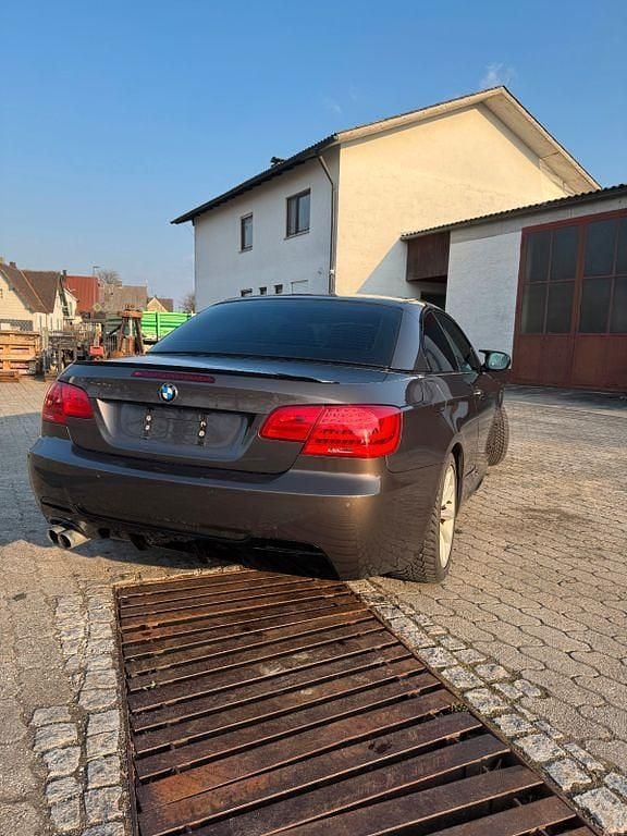 Gebraucht BMW 325 Cabriolet M Sport 204 PS (150 kW) 2011 Braun Cabrio