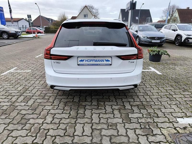 Gebraucht Volvo V90 Plus 257 PS (189 kW) 2024 Crystal white / metallic Kombi