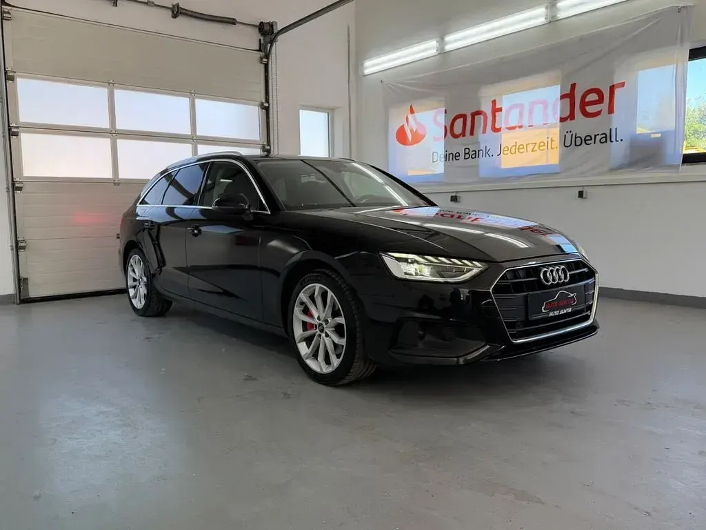 Gebraucht Audi A4 Sport 204 PS (150 kW) 2023 Mythosschwarz Kombi